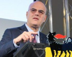 Eni, l'ad Descalzi spinge l'economia circolare