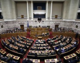 Grecia, divampa lo scandalo corruzione