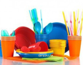Addio a cannucce e cotton fioc: il Regno Unito dice stop alla plastica